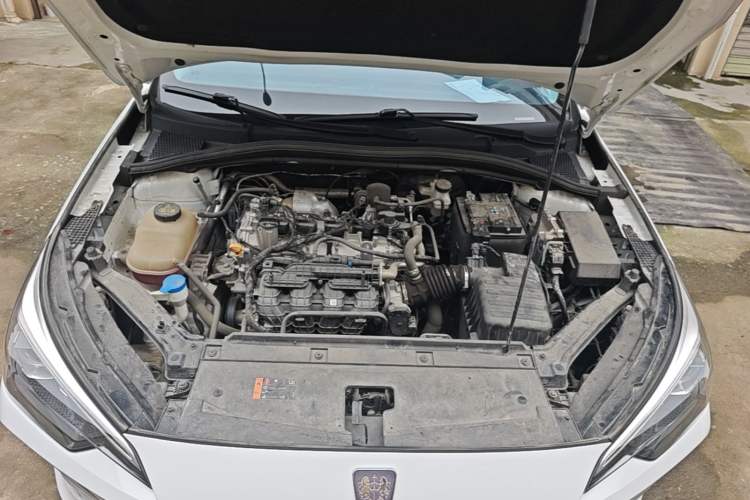 Used Roewe i5 2023 1.5L Manual Comfort Edition Engine Bay