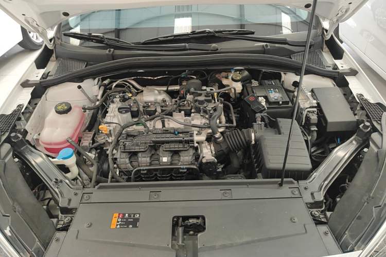 Used Roewe i5 2023 1.5L Manual Excellence Edition Engine Bay