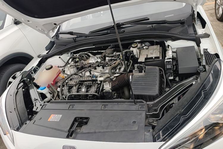 Used Roewe i5 2023 1.5L CVT Luxury Edition Engine Bay