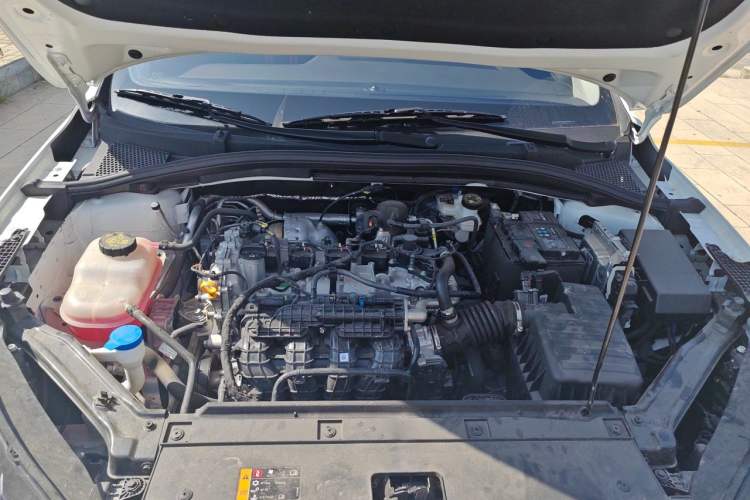 Used Roewe i5 2023 1.5L CVT Luxury Edition Engine Bay