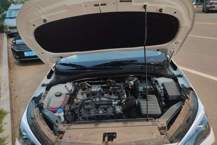 Used Roewe i5 2023 1.5L Manual Comfort Edition Engine Bay