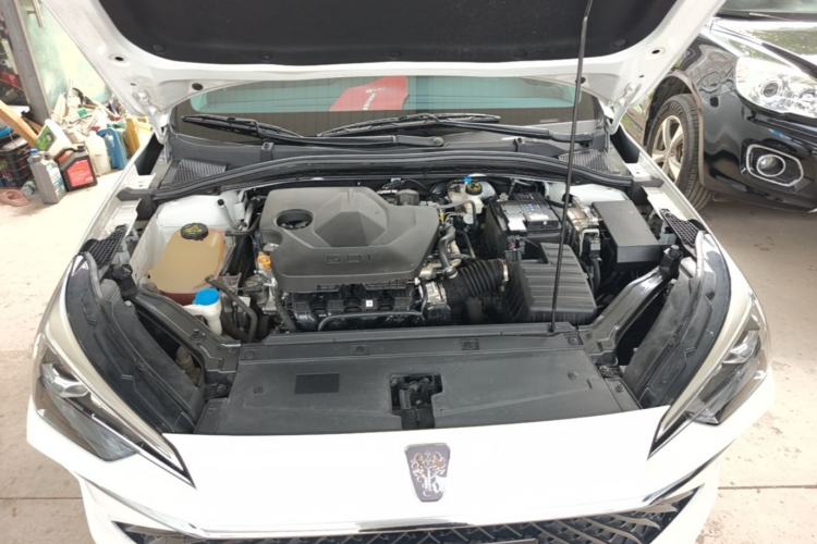 Used Roewe i5 2023 1.5L CVT Luxury Edition Engine Bay