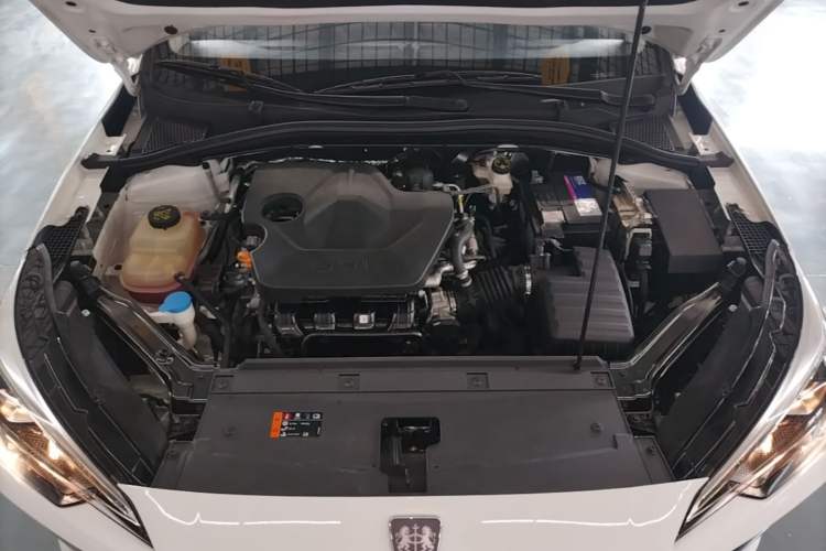 Used Roewe i5 2023 1.5L CVT Luxury Edition Engine Bay