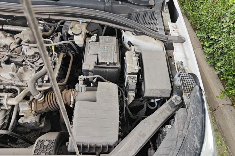 Used Roewe i5 2023 1.5L Manual Comfort Edition Engine Bay Left