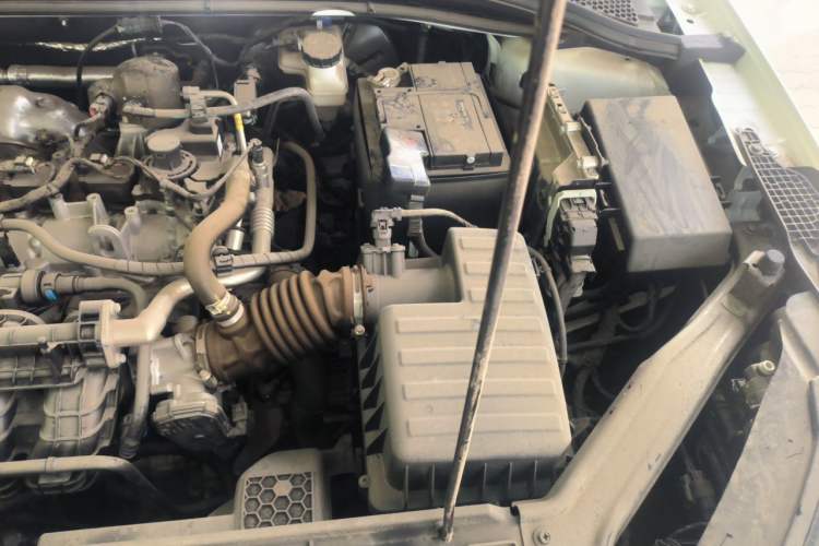 Used Roewe i5 2023 1.5L Manual Comfort Edition Engine Bay Left