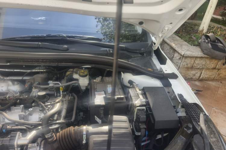 Used Roewe i5 2023 1.5L Manual Comfort Edition Engine Bay Left