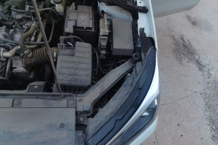 Used Roewe i5 2023 1.5L Manual Comfort Edition Engine Bay Left