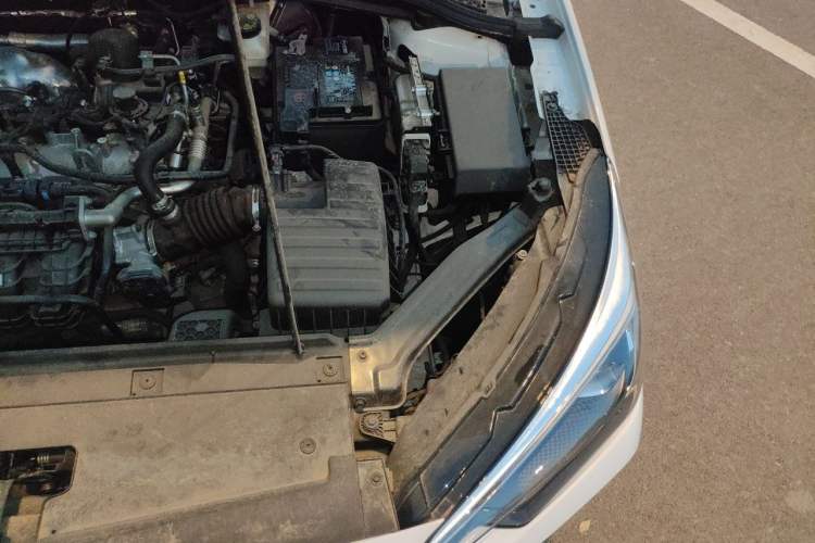 Used Roewe i5 2023 1.5L Manual Comfort Edition Engine Bay Left