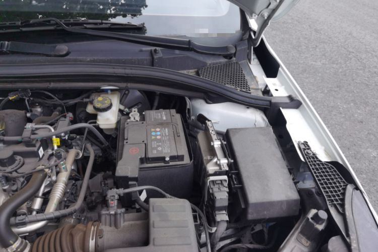 Used Roewe i5 2023 1.5L Manual Comfort Edition Engine Bay Left