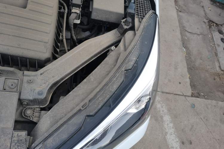 Used Roewe i5 2023 1.5L Manual Comfort Edition Engine Bay Left