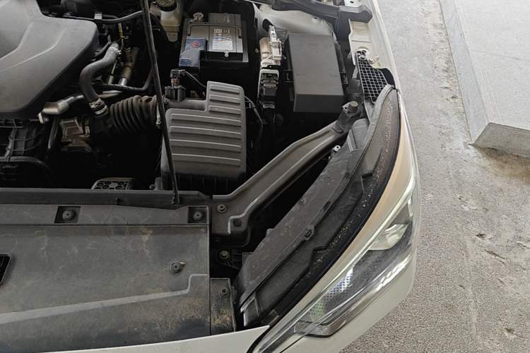 Used Roewe i5 2023 1.5L CVT Luxury Edition Engine Bay Left