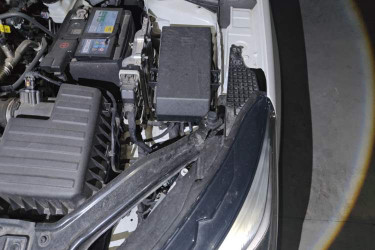 Used Roewe i5 2023 1.5L CVT Luxury Edition Engine Bay Left