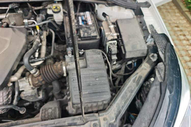 Used Roewe i5 2023 1.5L CVT Luxury Edition Engine Bay Left
