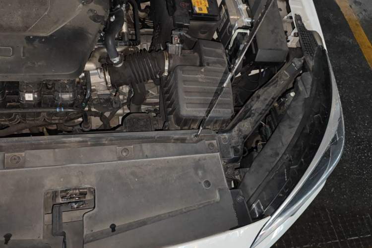 Used Roewe i5 2023 1.5L CVT Luxury Edition Engine Bay Left