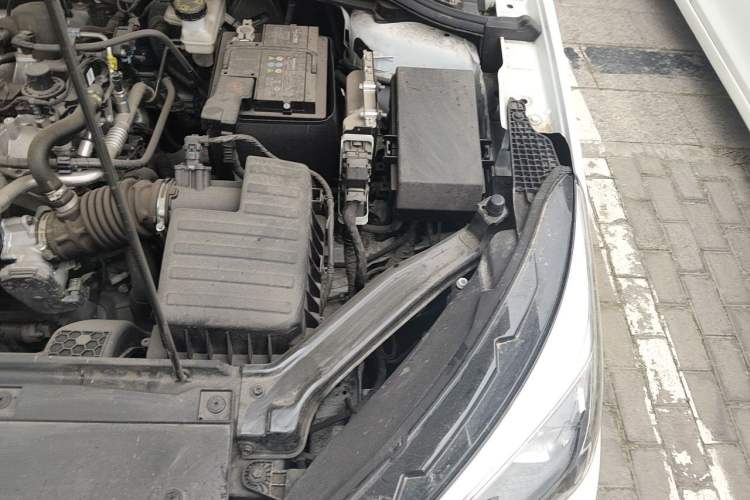 Used Roewe i5 2023 1.5L Manual Comfort Edition Engine Bay Left
