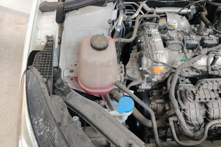 Used Roewe i5 2023 1.5L CVT Luxury Edition Engine Bay Right