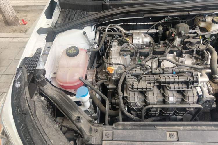 Used Roewe i5 2023 1.5L Manual Comfort Edition Engine Bay Right
