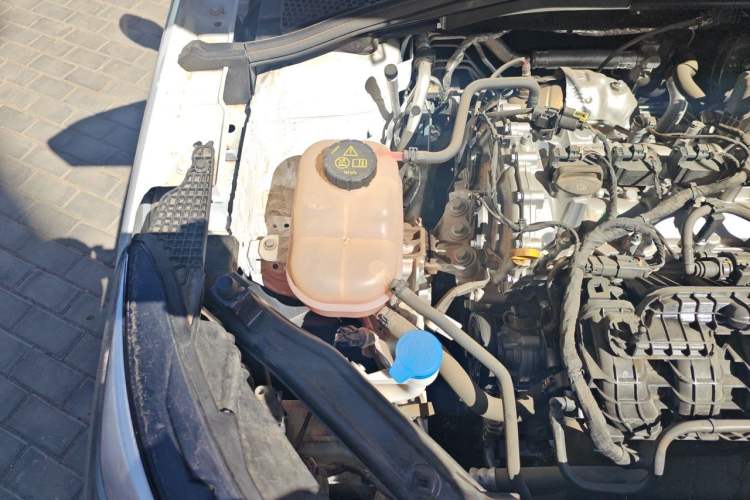 Used Roewe i5 2023 1.5L Manual Comfort Edition Engine Bay Right