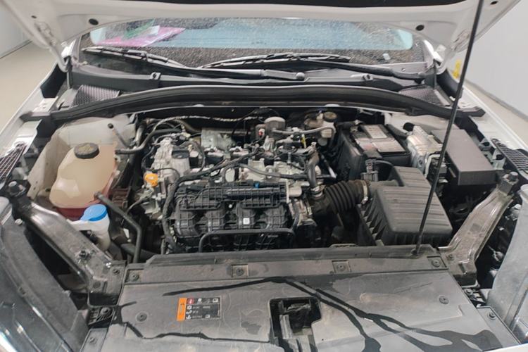 Used Roewe i5 2023 1.5L CVT Luxury Edition Engine Bay