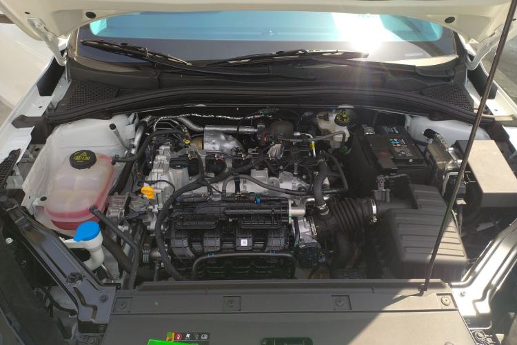 Used Roewe i5 2023 1.5L Manual Comfort Edition Engine Bay