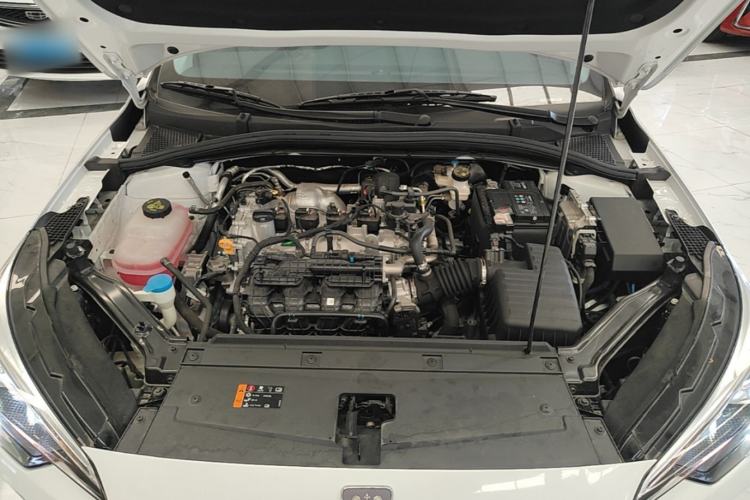 Used Roewe i5 2023 1.5L Manual Excellence Edition Engine Bay