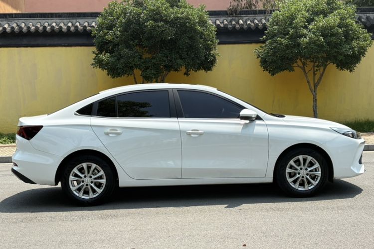 Used Roewe i5 2023 1.5L CVT Luxury Edition Exterior 1