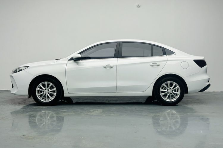 Used Roewe i5 2023 1.5L CVT Luxury Edition Exterior 1