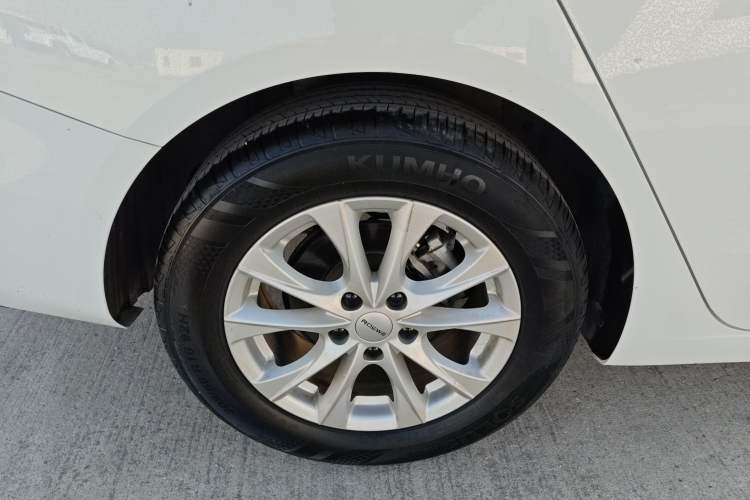 Used Roewe i5 2023 1.5L CVT Luxury Edition Exterior 2