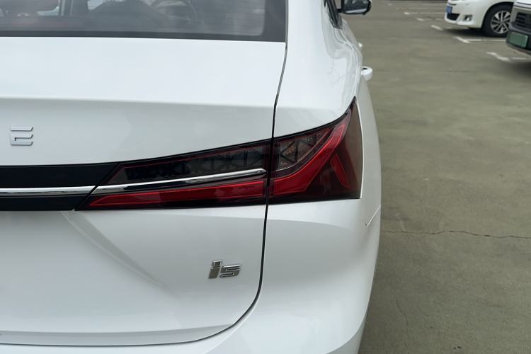 Used Roewe i5 2023 1.5L CVT Luxury Edition Exterior 2