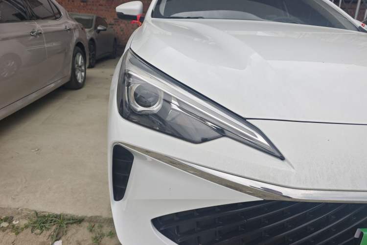 Used Roewe i5 2023 1.5L CVT Luxury Edition Exterior 2