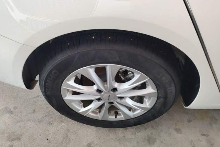 Used Roewe i5 2023 1.5L CVT Luxury Edition Exterior 2