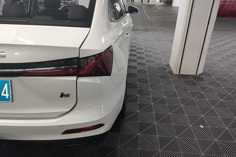 Used Roewe i5 2023 1.5L Manual Comfort Edition Exterior 3
