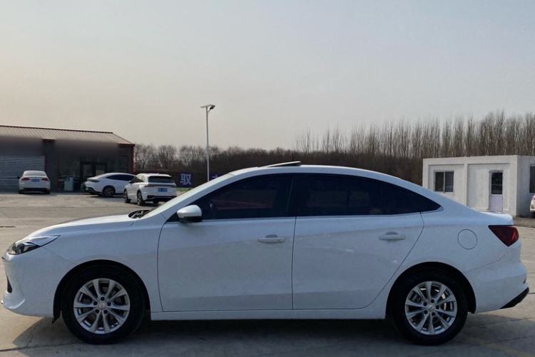 Used Roewe i5 2023 1.5L CVT Luxury Edition Exterior 3