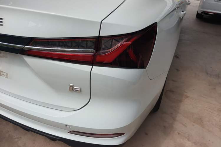 Used Roewe i5 2023 1.5L CVT Luxury Edition Exterior 3