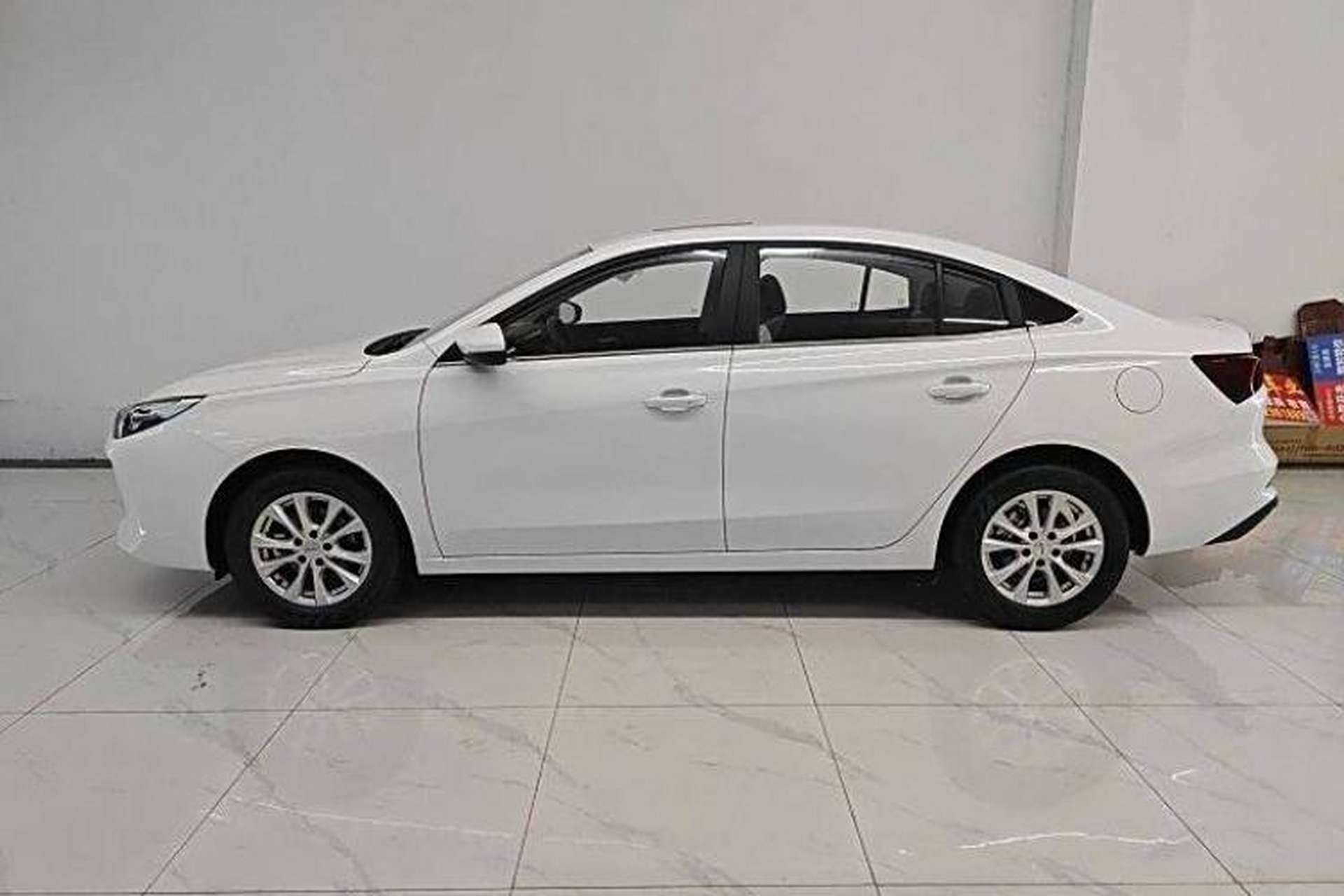 Used Roewe i5 2023 1.5L CVT Luxury Edition Exterior 3