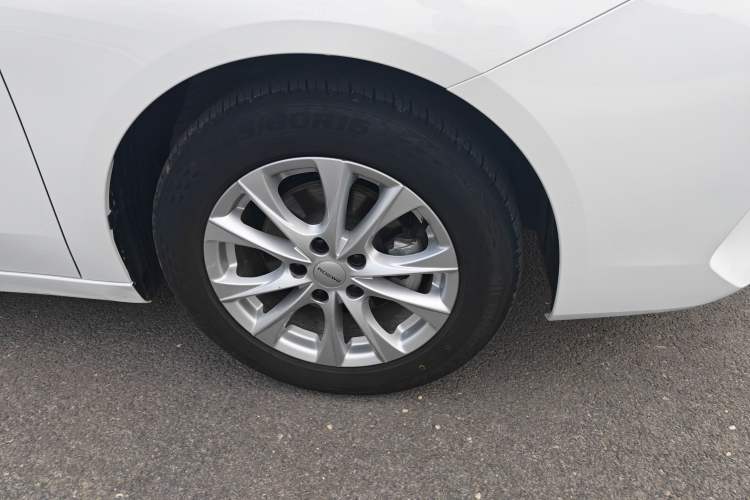 Used Roewe i5 2023 1.5L Manual Comfort Edition Exterior 3