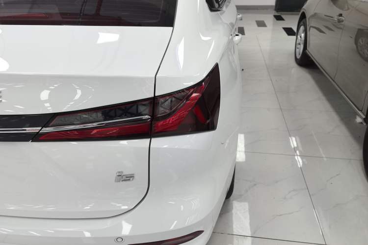Used Roewe i5 2023 1.5L Manual Excellence Edition Exterior 3