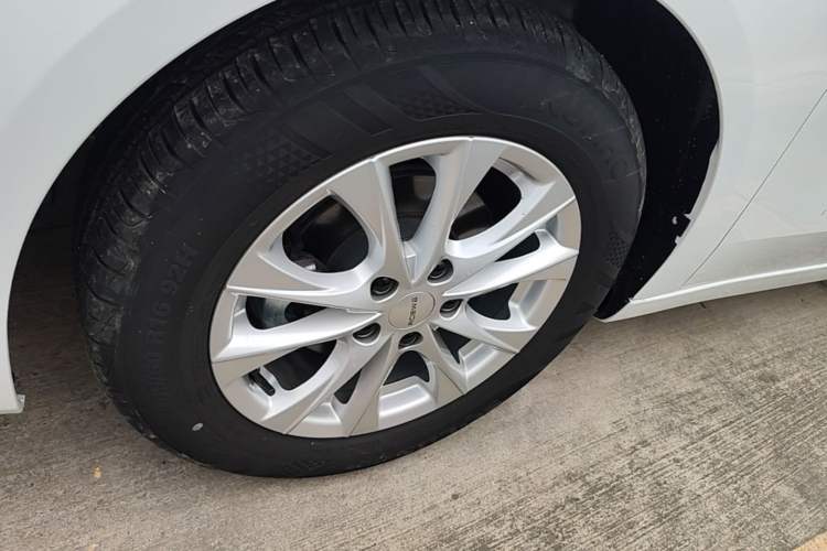 Used Roewe i5 2023 1.5L CVT Luxury Edition Exterior 4
