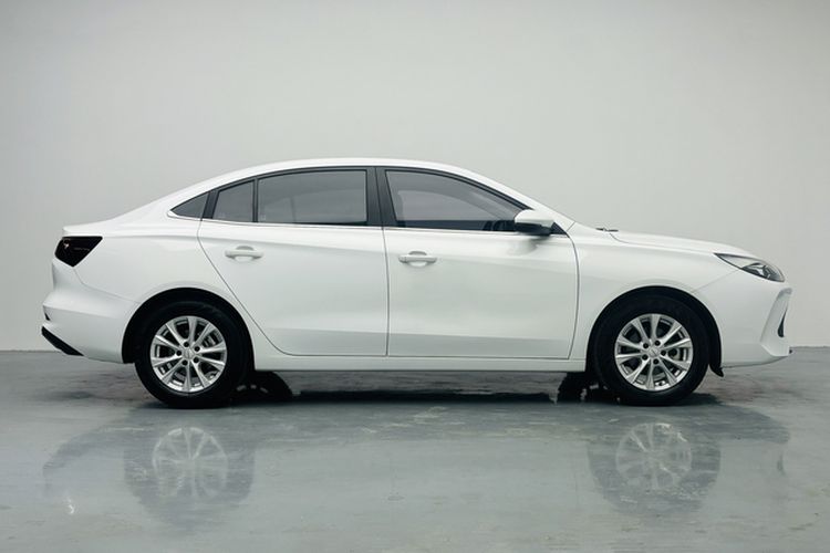 Used Roewe i5 2023 1.5L CVT Luxury Edition Exterior 4