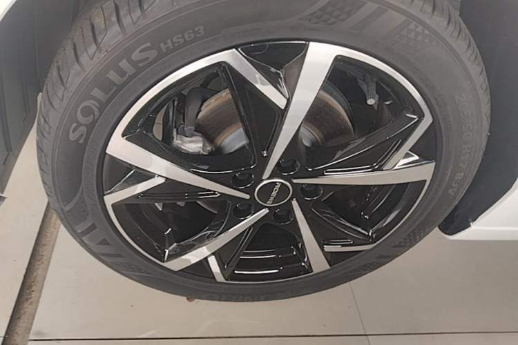 Used Roewe i5 2023 1.5L CVT Luxury Edition Exterior 4