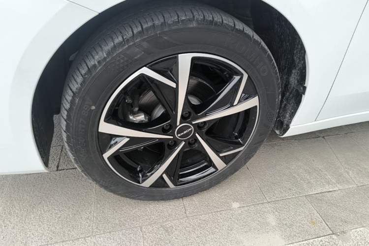 Used Roewe i5 2023 1.5L CVT Luxury Edition Exterior 4