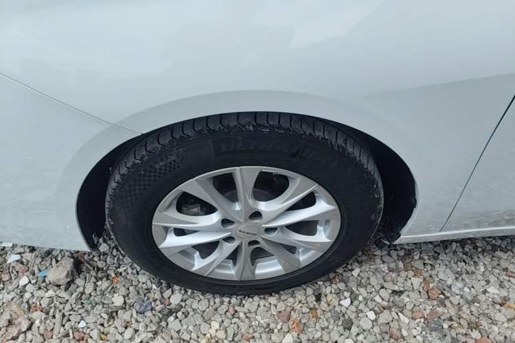 Used Roewe i5 2023 1.5L CVT Luxury Edition Exterior 4