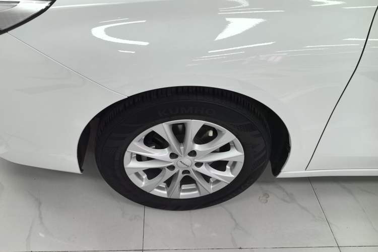Used Roewe i5 2023 1.5L Manual Excellence Edition Exterior 4