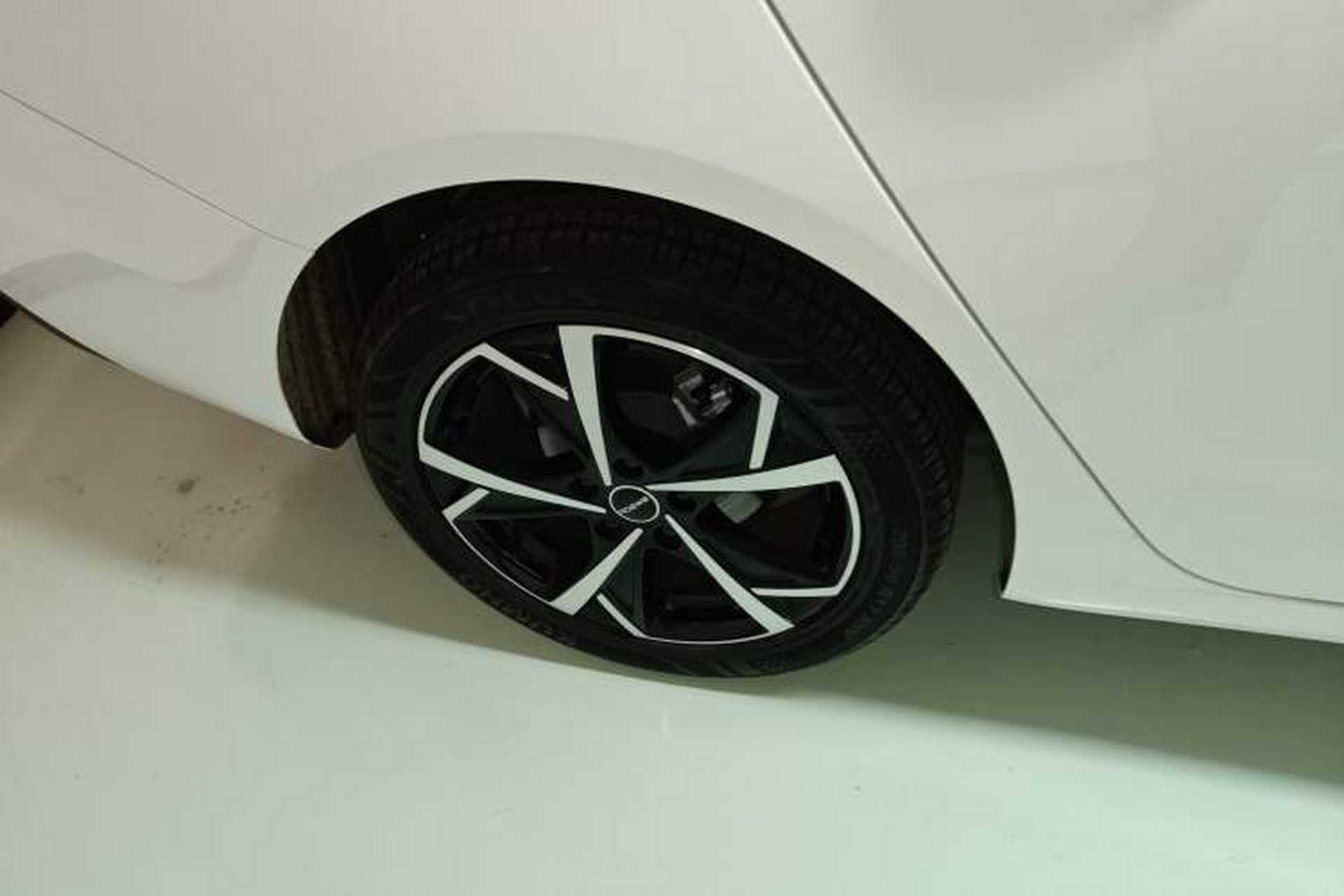 Used Roewe i5 2023 1.5L CVT Luxury Edition Exterior 4