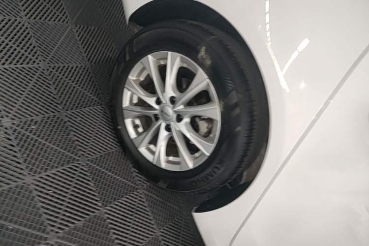 Used Roewe i5 2023 1.5L Manual Comfort Edition Exterior 5