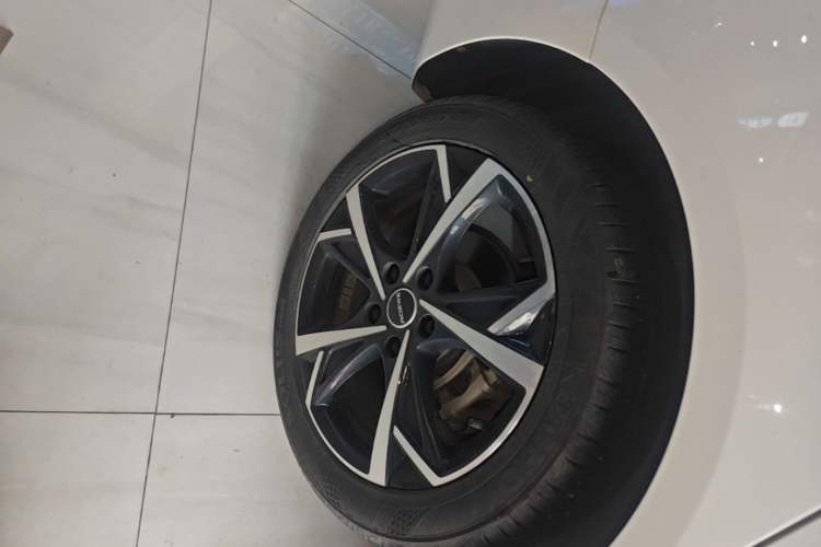 Used Roewe i5 2023 1.5L CVT Luxury Edition Exterior 5