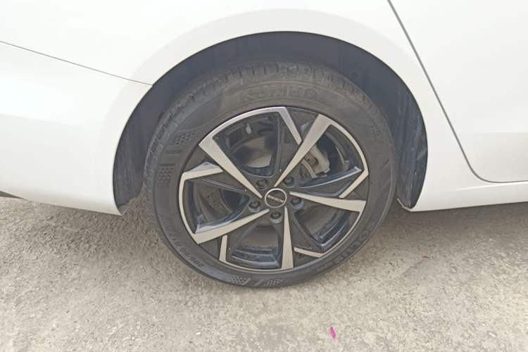Used Roewe i5 2023 1.5L CVT Luxury Edition Exterior 5