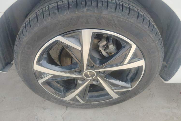 Used Roewe i5 2023 1.5L CVT Luxury Edition Exterior 5