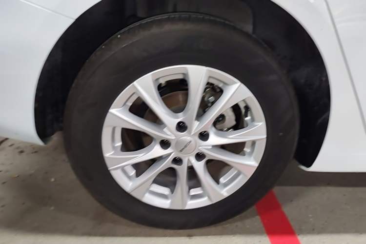 Used Roewe i5 2023 1.5L Manual Comfort Edition Exterior 5