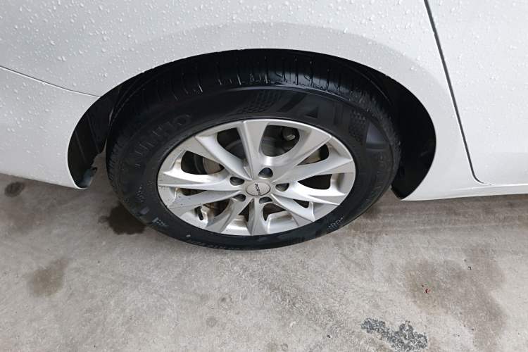 Used Roewe i5 2023 1.5L Manual Excellence Edition Exterior 5
